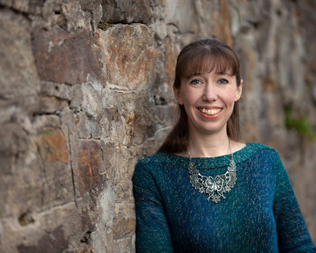 Naomi Wilkins Headshot